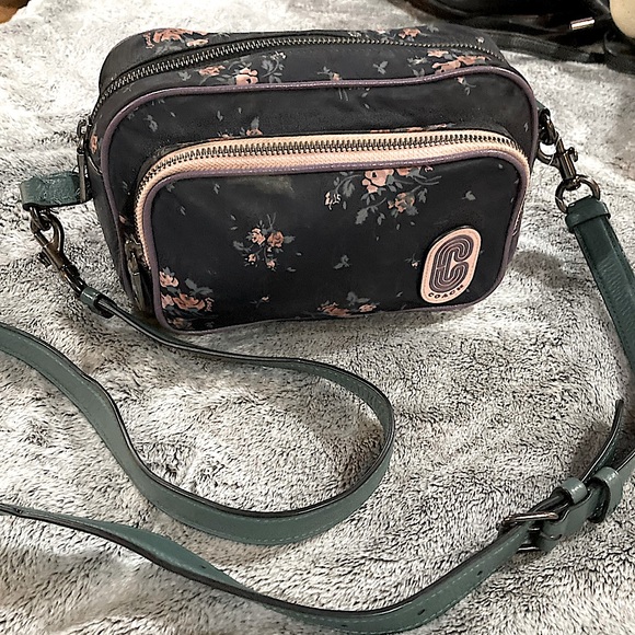 Coach Handbags - !24 HOUR SALE ON EVERYTHING!!!!! NEW Coach floral and navy crossbody.